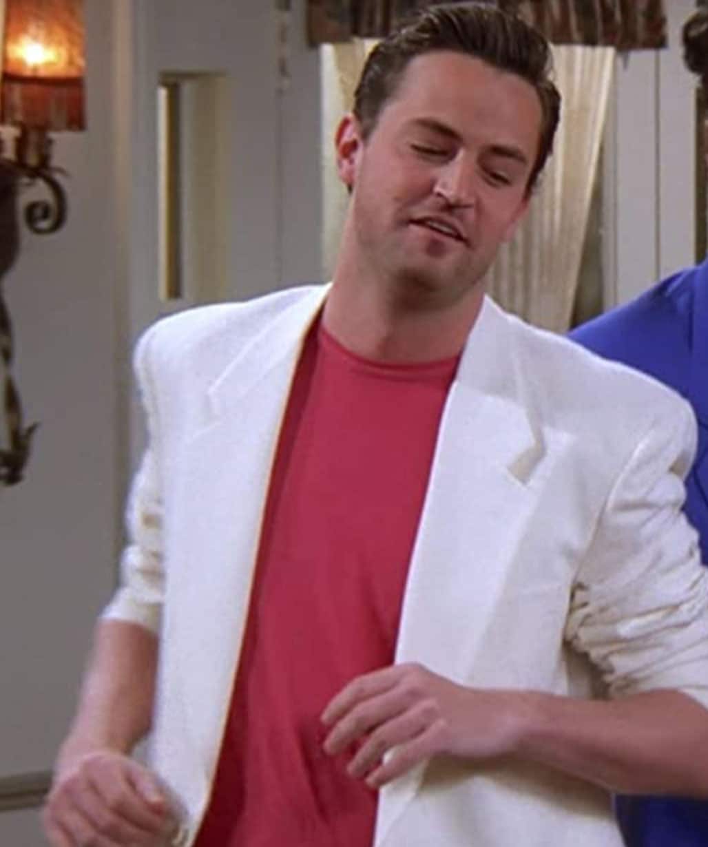 matthew-perry-friends-season-5-white-blazer-outfit