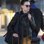 Daisy-Ridley-airport-Black-jacket