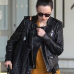 Daisy-Ridley-airport-Black-leather-jacket