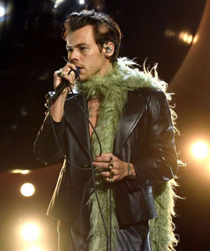 HARRY-STYLES-BLACK-BLAZER