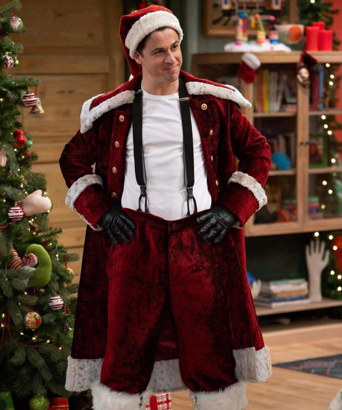david-henrie-wizards-beyond-waverly-place-christmas-costume David Henrie Christmas Costume